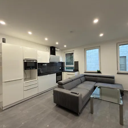 Apartamento Luxus - 2 Direkt Im Zentrum, 200m Vom Schloss Und Marktplatz - 24h Check-in - Balkon - Klima - Wlan - Waschmaschine *