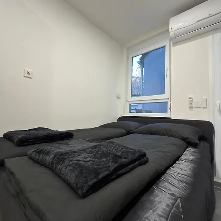 Apartamento Luxus - 2 Direkt Im Zentrum, 200m Vom Schloss Und Marktplatz - 24h Check-in - Balkon - Klima - Wlan - Waschmaschine *