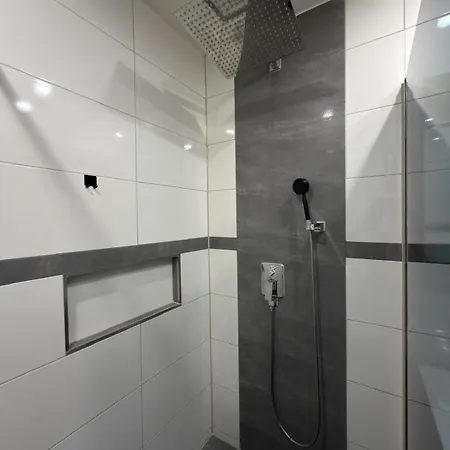 Luxus - 2 Direkt Im Zentrum, 200m Vom Schloss Und Marktplatz - 24h Check-in - Balkon - Klima - Wlan - Waschmaschine *