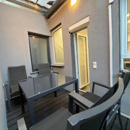 Luxus - 2 Direkt Im Zentrum, 200m Vom Schloss Und Marktplatz - 24h Check-in - Balkon - Klima - Wlan - Waschmaschine Ludwigsburg